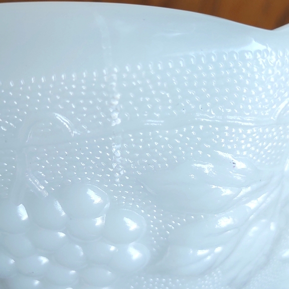 Vintage Anchor Hocking Milk Glass Footed Bowl - Picture 7 of 7